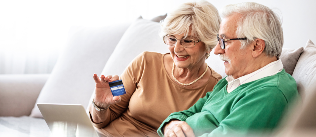 couple de vieux tres heureux